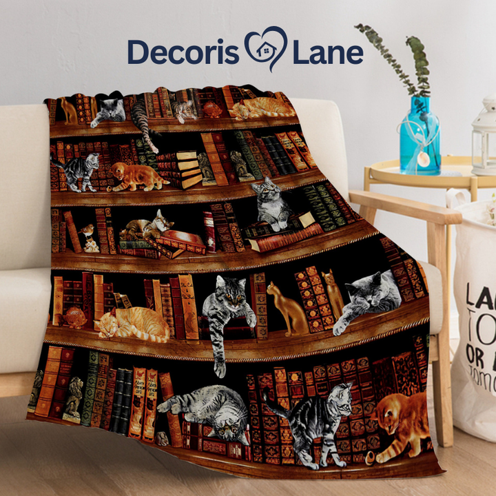 Vintage Kitten Bookshelf Flannel Blanket – Decorislane